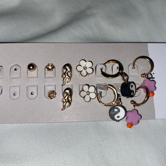 NEVER WORN Nordstrom bp Gold Earrings 5-Pack - Picture 2 of 2